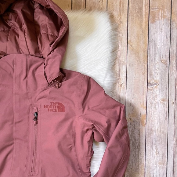 The North Face Women’s Gatekeeper Jacket In Wild Ginger - Picture 3 of 10